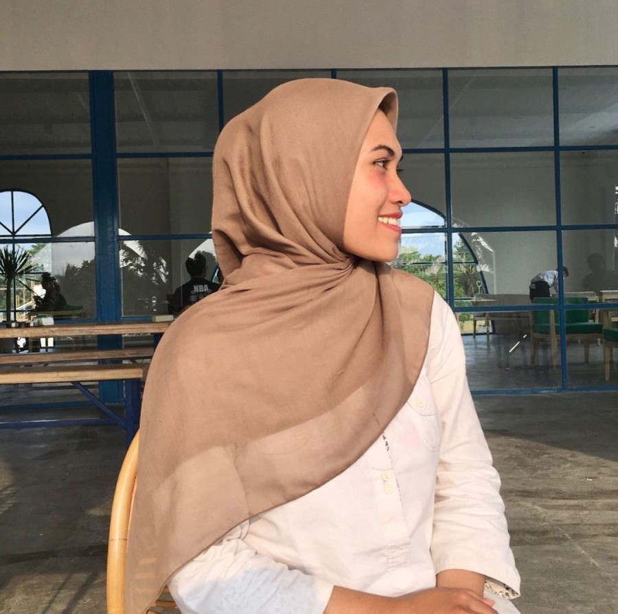 Kerudung Segiempat Polos BELLA SQUARE Hijab Pollycotton Jilbab Bela