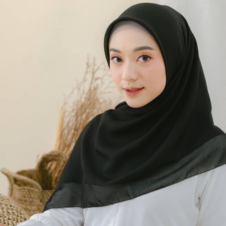 HIJAB SEGIEMPAT PARIS PREMIUM JAHIT TEPI / JILBAB PARIS PREMIUM – Black